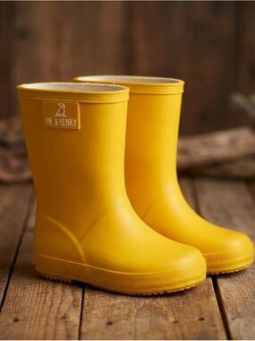 Me & Henry Kids' Yellow Rain Boots- Size 7 .